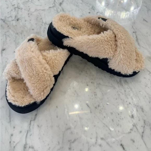 NEW UGG Fuzz Sugar Cross Slides Cream Fuzzy Wool Slippers Women’s Size 9 - Picture 4 of 9